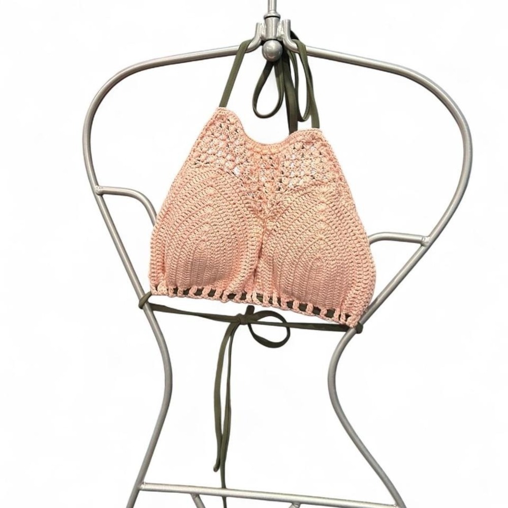 WOMENS PEACH CROCHET CROP/BIKINI TOP WITH GREEN TIE SIZE M